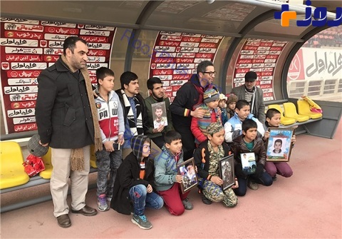 عکس/حضور فرزندان شهدای مدافع حرم در تمرین پرسپولیس