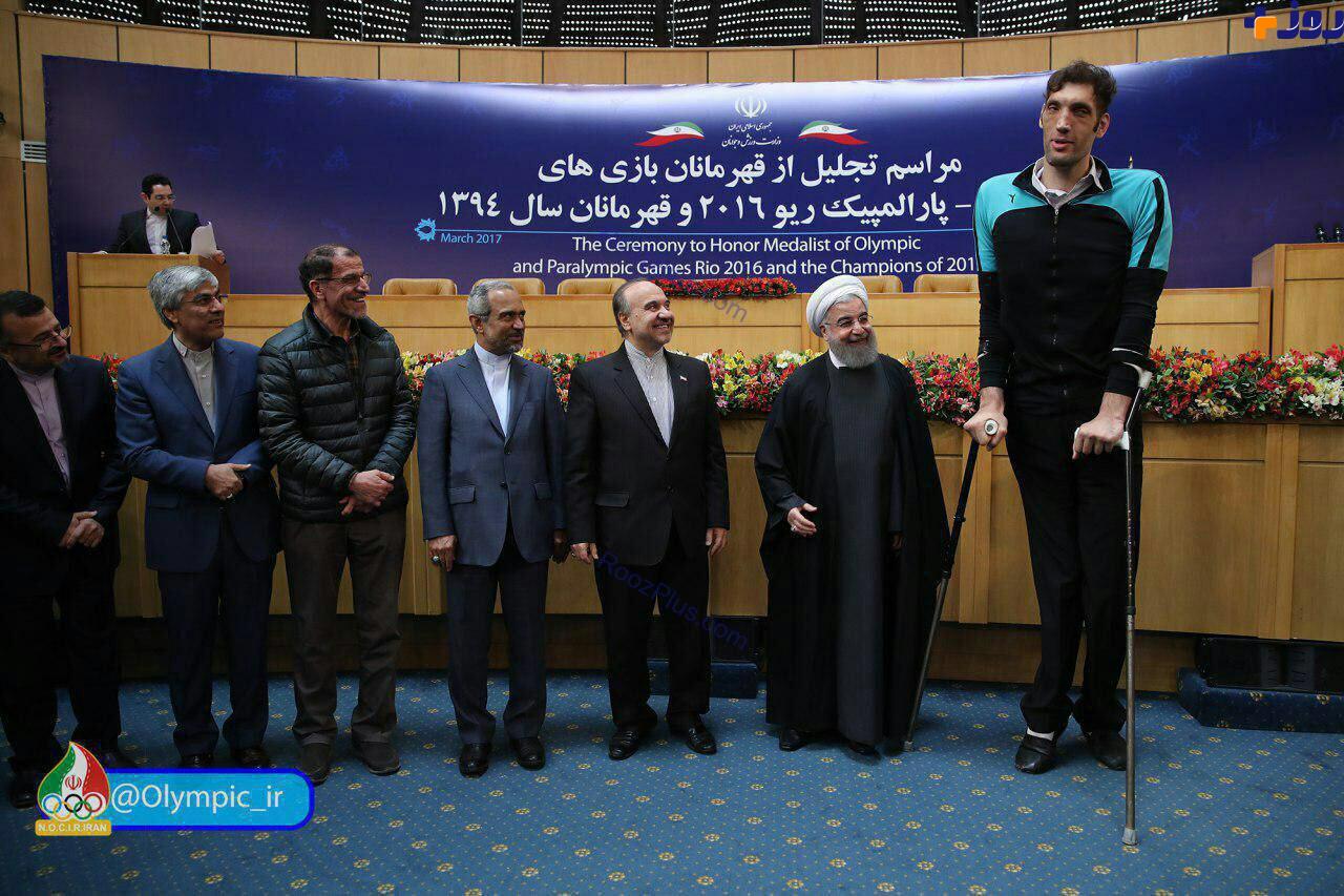 عكس/قد بلندترين واليباليست ايران در كنار رئيس جمهور