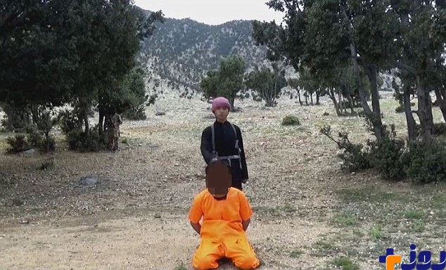 اعدام عضو طالبان توسط کودک داعشی /عکس