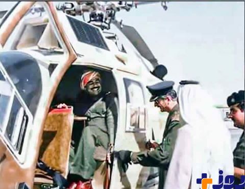 عکس دیده نشده ای از صدام حسین سوار بر هلی کوپتر!