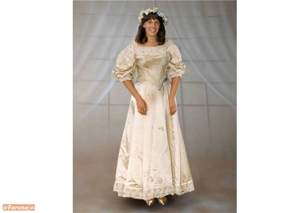 این لباس عروس ۱۲۰ ساله یازده دختر را به خانه بخت فرستاده /عکس