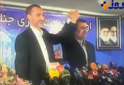 عكس/بقايي و احمدي نژاد دست در دست هم