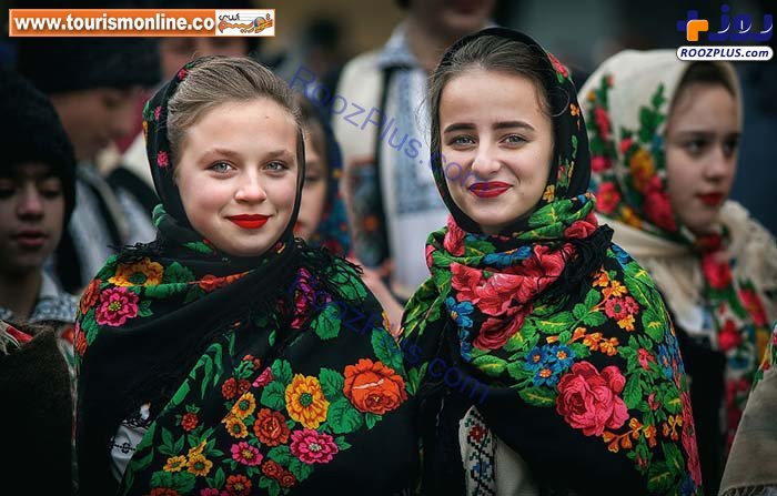 تصاویری از دختران زیبای رومانیایی در یک مراسم خاص+تصاویر