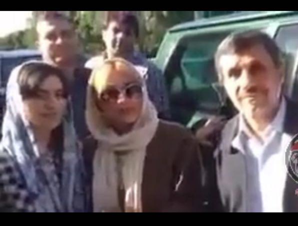 سلفي های خودماني چند خانم تهراني با محمود احمدي نژاد