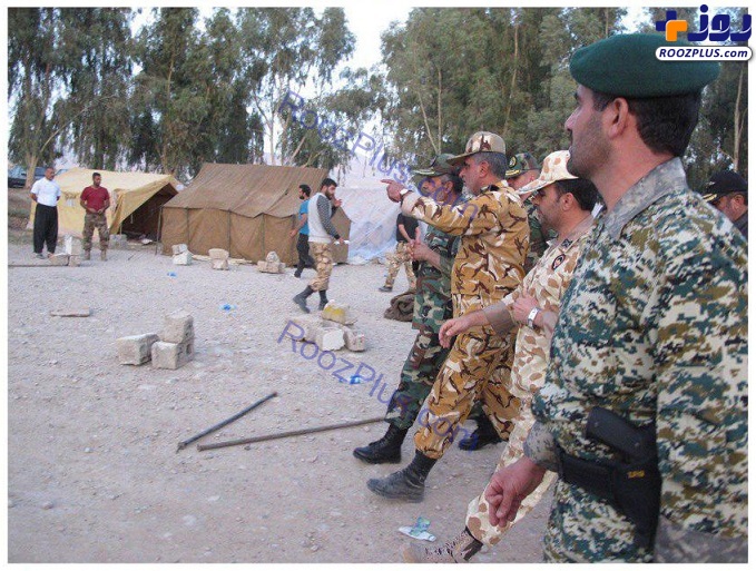 عکس/ بازديد سرلشکر موسوی، فرمانده کل ارتش از مناطق زلزله
