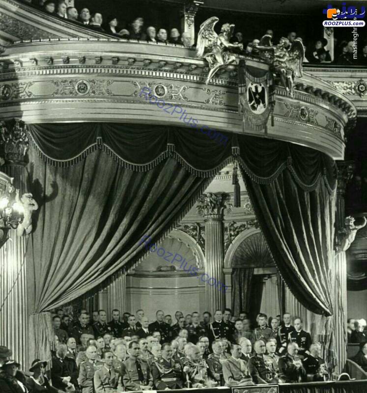 هیتلر در سالن اُپرا +عکس
