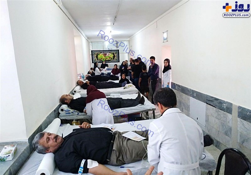 عکس/ تشکیل صف برای اهدای خون به مجروحان حادثه تروریستی زاهدان