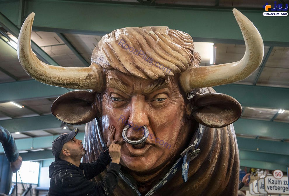ساخت آدمک «گاوی» دونالد ترامپ در آلمان +عکس