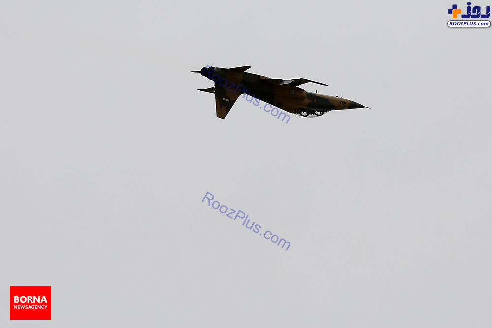 پرواز جنگنده‌های نیروی‌هایی ارتش بر فراز آسمان پایتخت +عکس