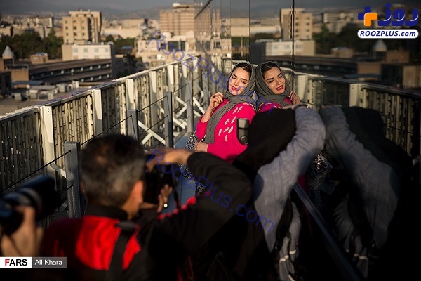 ژست عحیب سپبده خداوردی در مقابل دوربین عکاسان +عکس