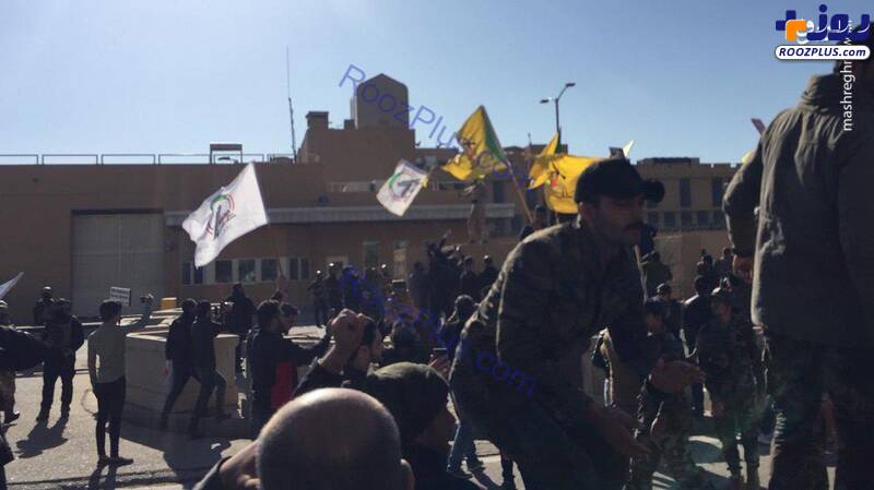 تجمع مردم عراق مقابل سفارت آمریکا+تصاویر