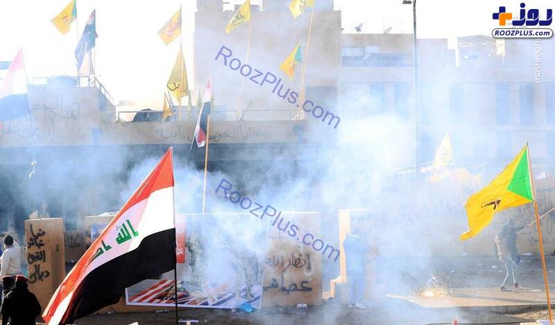 عکس/ شلیک گاز اشک‌آور به سوی معترضان عراقی