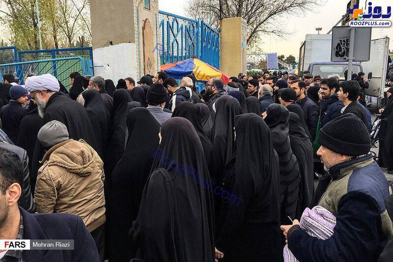 ازدحام جمعیت در ورودی مصلی امام خمینی (ره)+تصاویر