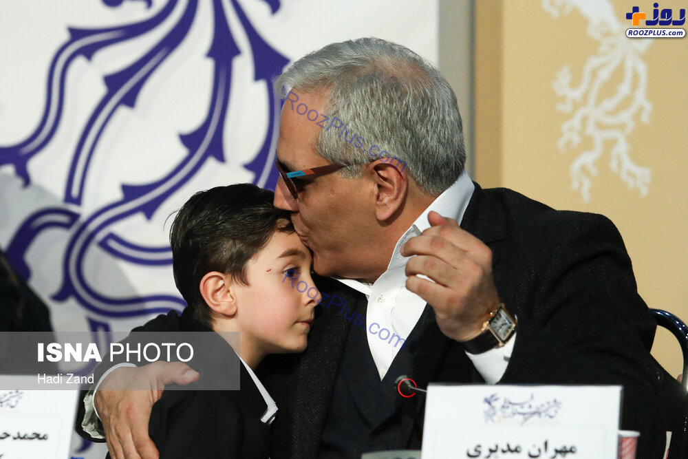 بوسه مهران مدیری در نشست خبری +عکس