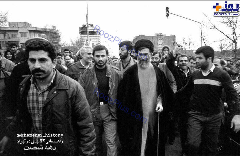 تصویر رهبر انقلاب در راهپیمایی ۲۲ بهمن