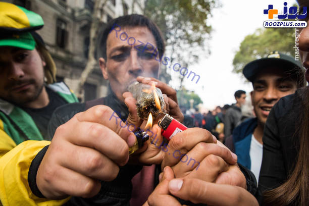 تظاهرات معتادان «حشیش» در نیویورک +عکس