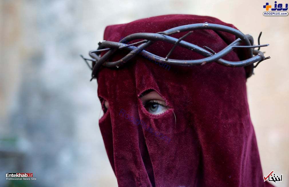 پوشش جالب یک زن مسیحی در کلیسایی در اسپانیا +عکس