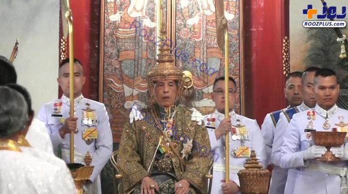 عکس/ تاج ۷ کیلویی روی سر پادشاه تایلند