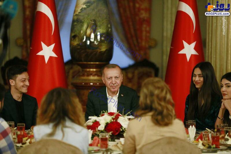 فوتبالیست معروف در مراسم افطاری اردوغان +عکس