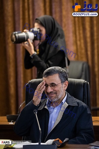 ژست‌های همیشگی احمدی نژاد در جلسه مجمع تشخیص مصلحت نظام +عکس