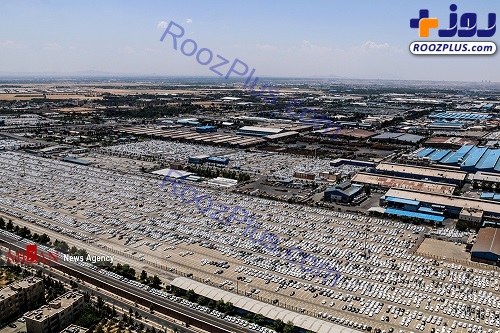 عکس/تصاویرِ هوایی از حجم انبوه ماشین در پارکینگ ایران خودرو