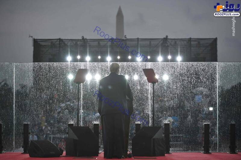 سخنرانی ترامپ پشت شیشه ضدگلوله‌ در روز استقلال +عکس