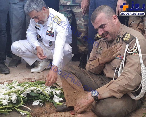 صحنه‌ای تاثربرانگیز از فرمانده دژبان کل ارتش پس از تدفین دو شهید گمنام +عکس