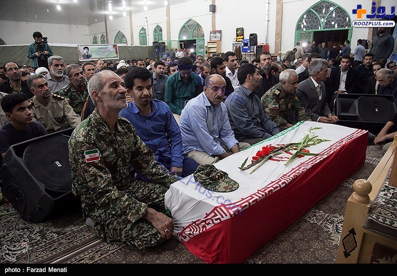 مراسم وداع با ۲۶ شهید تازه تفحص شده در کرمانشاه +عکس