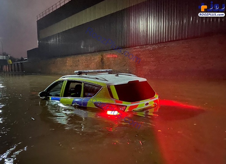 عکس/ غرق شدن ماشین ها در خیابان های انگلیس