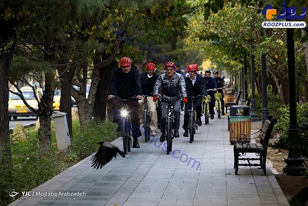 رکاب زنی شهردار تهران و تاکسیرانان در سه شنبه‌های بدون خودرو +عکس