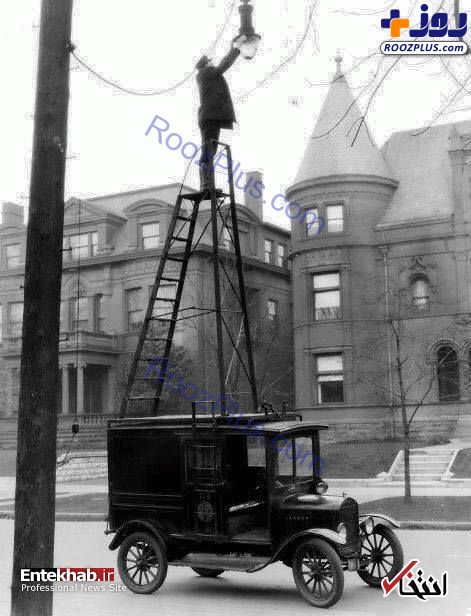 نحوه تعویض چراغ های خیابانی در سال 1900 +عکس