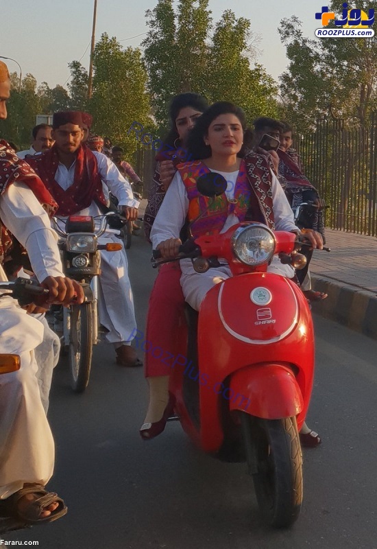 استقبال از کمپین موتورسواری ز‌نان در پاکستان + عکس
