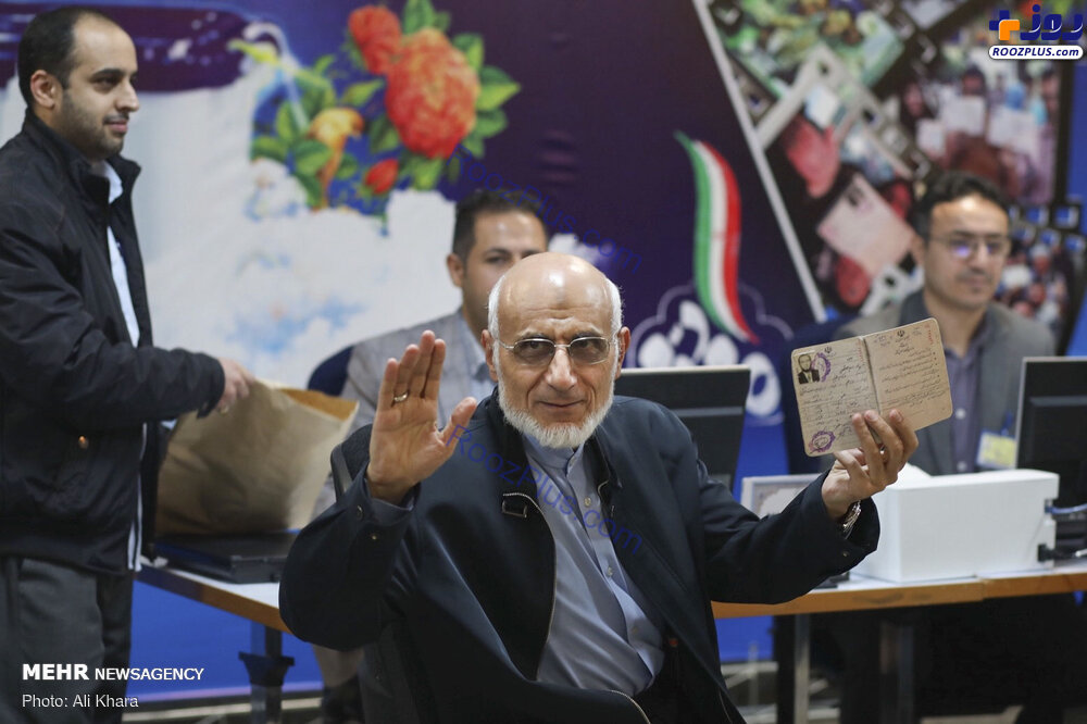 عکس/رقیب روحانی در انتخابات ریاست‌جمهوری در صف بهارستان