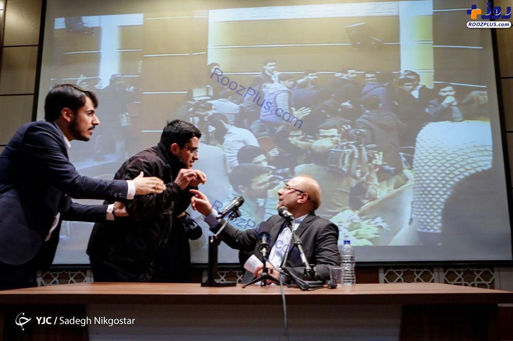 عکس/درگیری دانشجویان در حین سخنرانی قالیباف