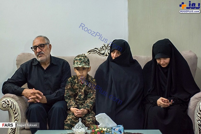 عکس/ نوزاد شهید مدافع امنیت در آغوش فرمانده سپاه