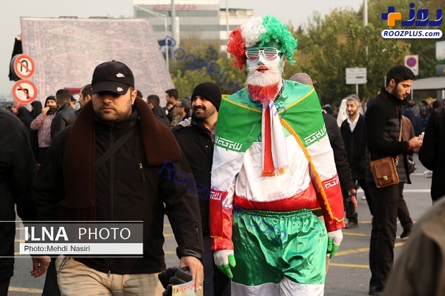 عکس/پوشش جالب با پرچم ایران در تجمع تهران