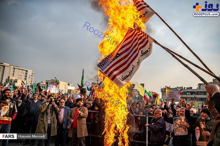 آتش زدن پرچم آمریکا در تجمع تهران +عکس