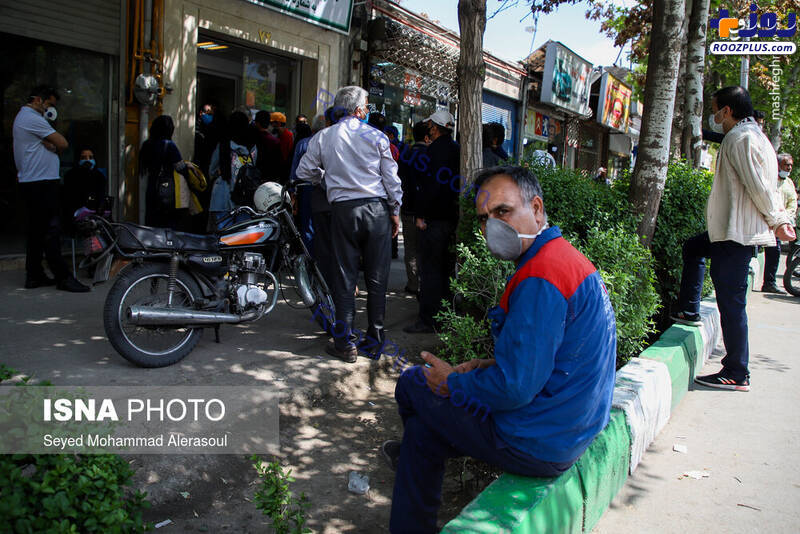ازدحام مردم مشهد برای ثبت‌نام سیم‌کارت/عکس