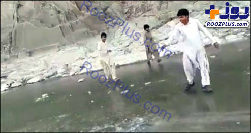 یخ بستن رودخانه در سیستان و بلوچستان +عکس