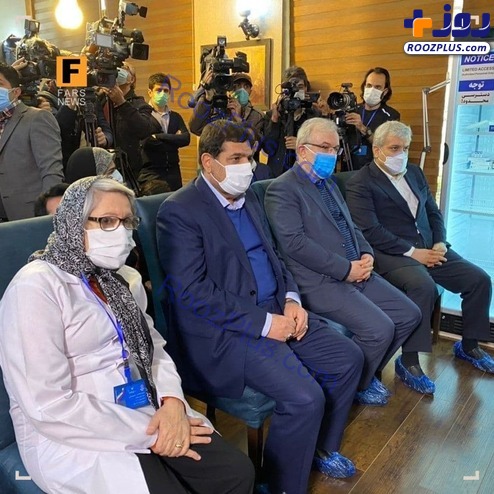 مراسم تزریق واکسن ایرانی کرونا به داوطلبان+عکس