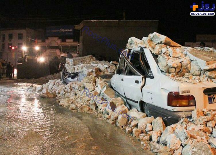 خودروهای له شده در زلزله سی سخت/عکس
