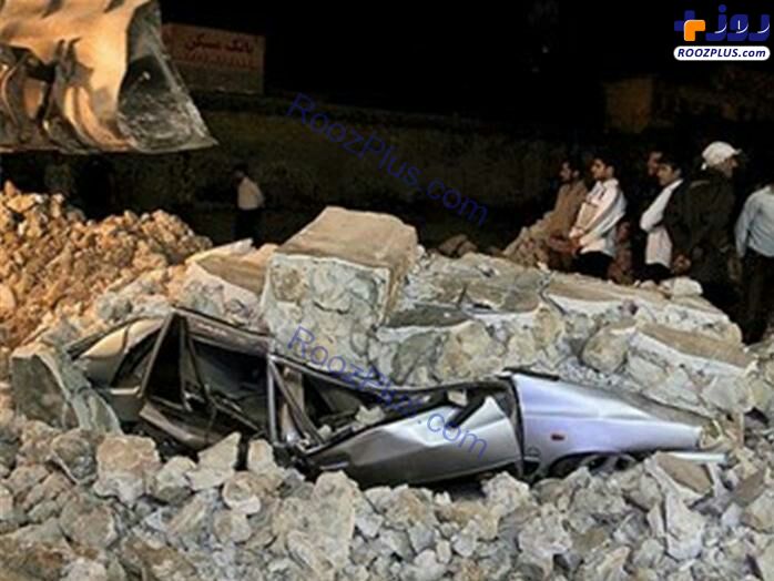 خودروهای له شده در زلزله سی سخت/عکس