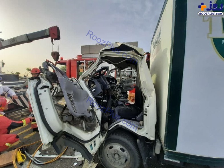 تصادف مرگبار کامیونت با مینی‌بوس در بزرگراه آزادگان +تصاویر