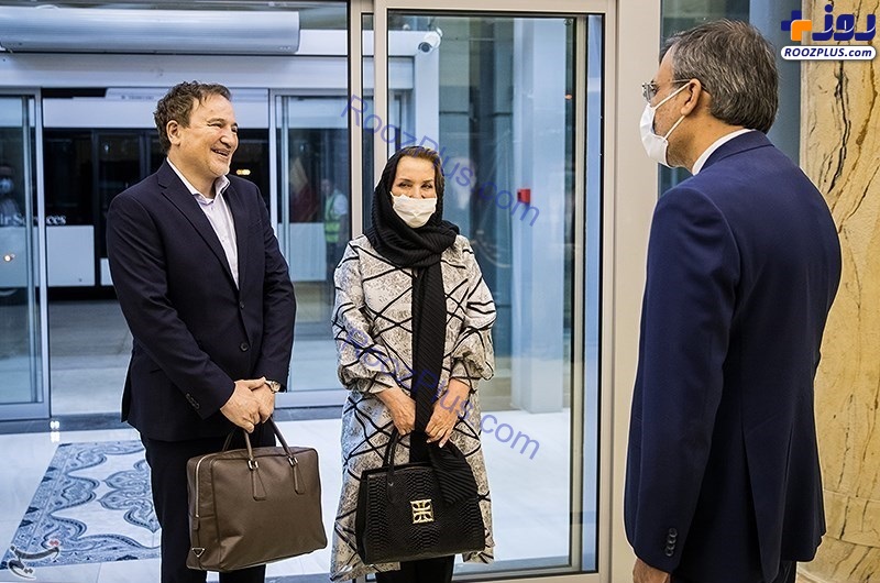 عکس/ بازگشت پزشک ایرانی به کشور پس از آزادی از ز‌ندان آمریکا