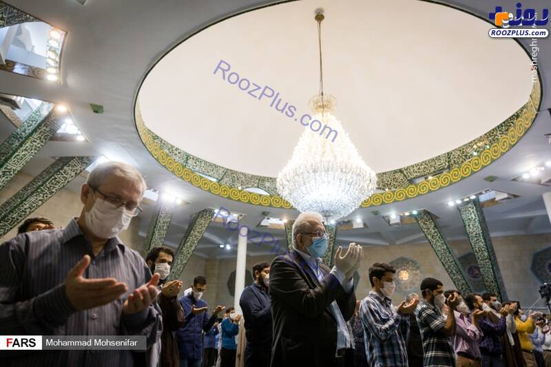 اقامه نماز عید فطر در دانشگاه تهران+عکس