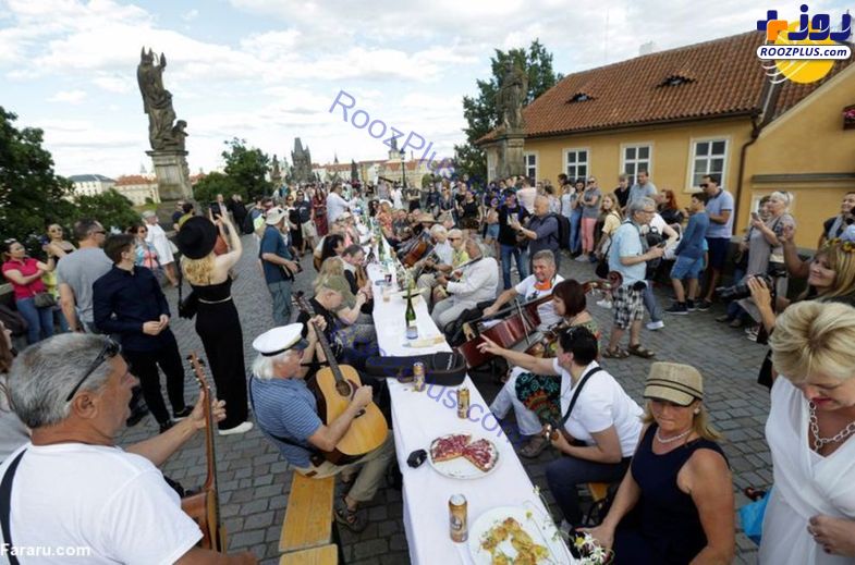 جشن خیابانی پایان کرونا در جمهوری چک+عکس