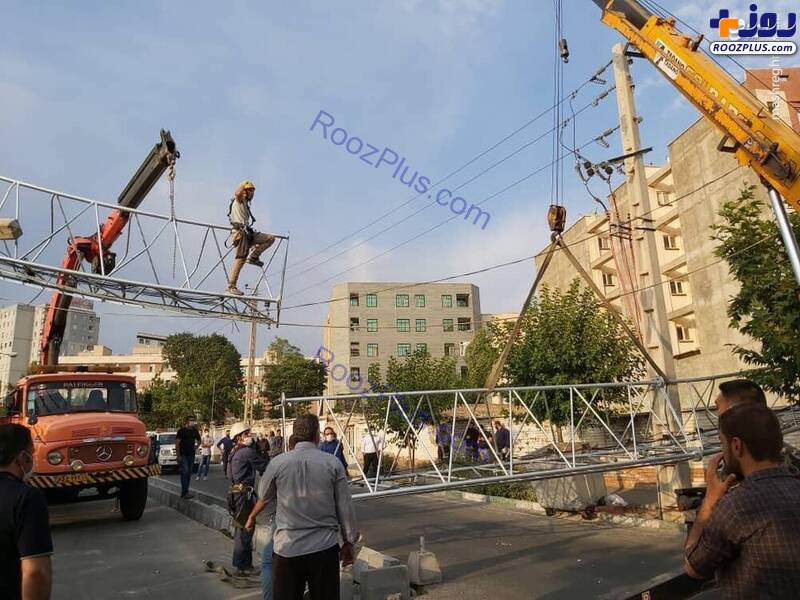 سقوط دکل مخابراتی در خیابان حکیمیه +عکس