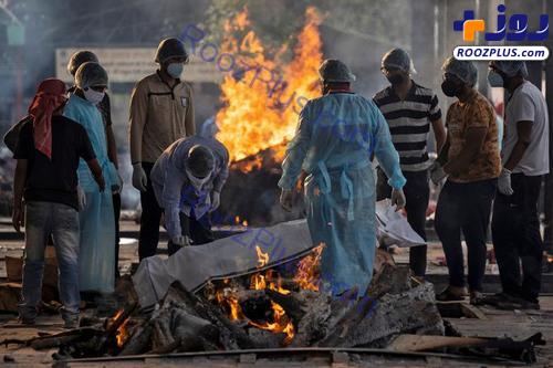 سوزاندن اجساد مبتلا به کرونا در هند +عکس