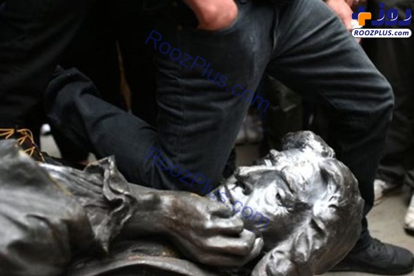 عکس/ مجسمه معترض سیاه‌پوست جایگزین مجسمه تاجر برده در انگلیس شد
