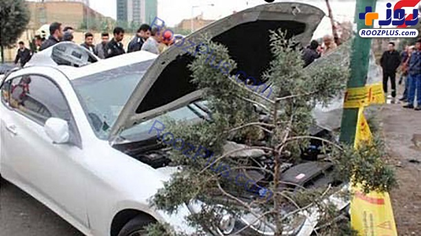 آتش گرفتن خودروی لاکچری پس از تصادف در فرمانیه+عکس
